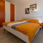 Apartamento In 39042