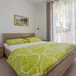 In 39042 Apartamento