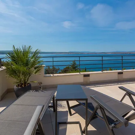 Apartment In 39042 Dramalj