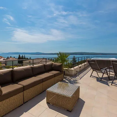 Apartment In 39042 Dramalj