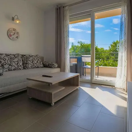 Apartament In 39042 Dramalj