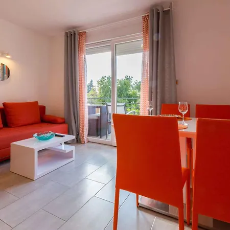 Apartman In 39042 Dramalj