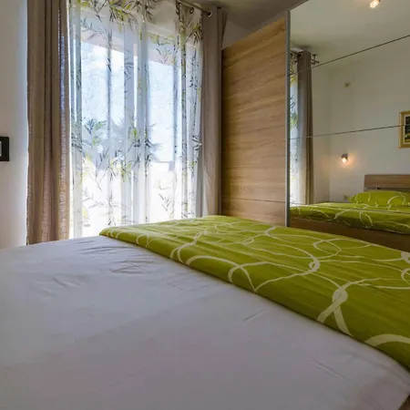 In 39042 Apartman *