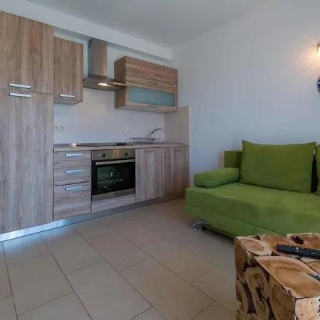 Apartman In 39042 *