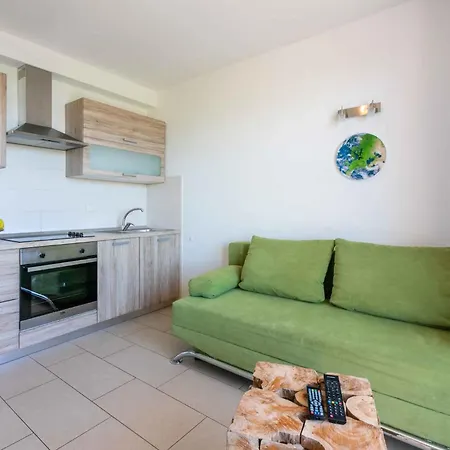 In 39042 Apartman *