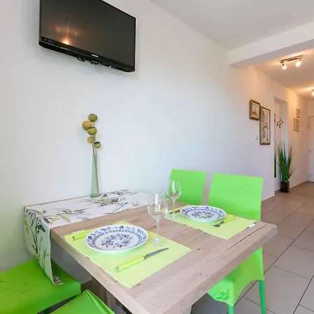 Apartman In 39042 Dramalj