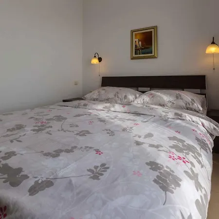 Apartman In 39042 Dramalj